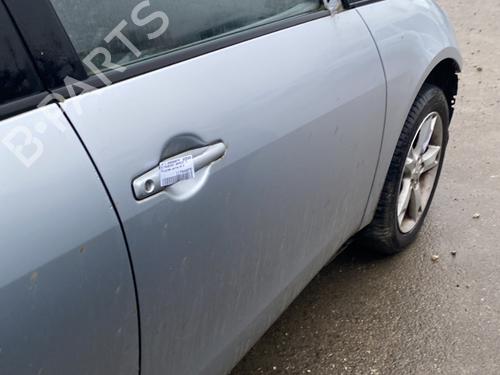 Used Right front door MITSUBISHI GRANDIS (NA_W) 2.0 DI-D (NA8W) (136 hp) 30746499