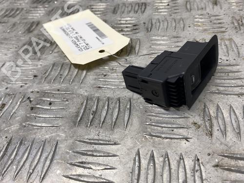 Used Right rear window switch VW GOLF VII (5G1, BQ1, BE1, BE2) 2.0 TDI (150 hp) 26598721
