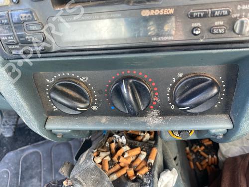 climate-control-renault-kangoo-express-fc01_-1997-36897762 main image