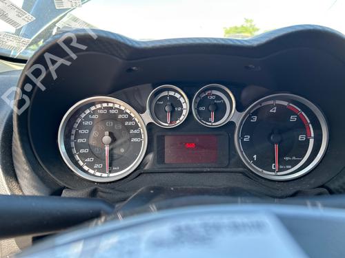 Used Instrument cluster Instrument cluster 35884448 35884448