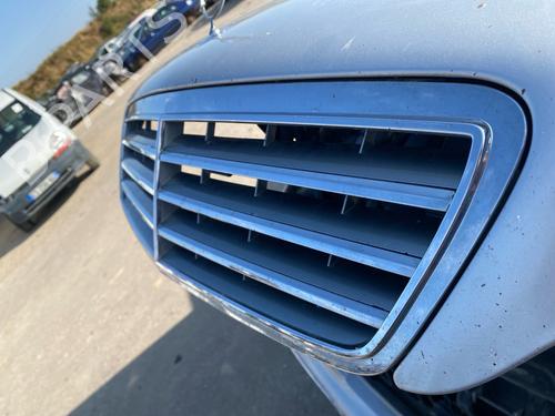 grille-mercedes-benz-c-class-w203-2000-2001-2002-2003-2004-2005-2006-2007-37611888 main image