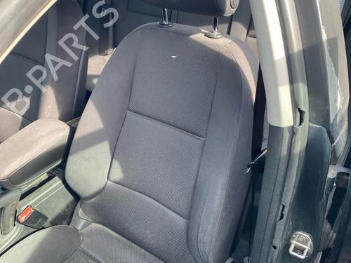 Sæde venstre fortil Sæde venstre fortil AUDI A3 Sportback (8PA) 2.0 TDI 16V (140 hp) 39703064 39703064