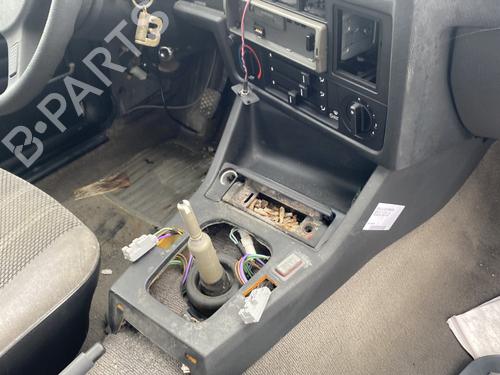 Middle console BMW 3 (E30) 316 i BP23783365I22