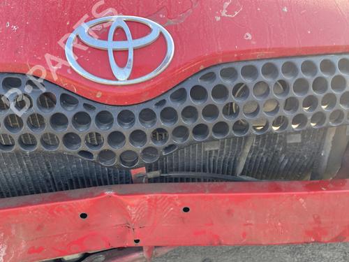 Grill Grill TOYOTA YARIS (_P1_) 1.4 D-4D (NLP10_, NLP10R) (75 hp) 33553341 33553341