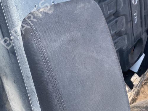 Used Armrest / Center console Armrest / Center console AUDI A3 Sportback (8VA, 8VF) 30 TDI (115 hp) 22556387 22556387