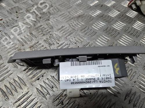 Used Left front window switch Left front window switch TOYOTA YARIS (_P9_) 1.4 D-4D (NLP90_, NLP90R) (90 hp) 22120590 22120590