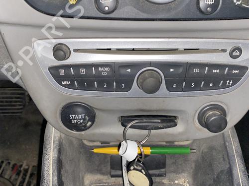 radio-renault-megane-iii-hatchback-bz01_-b3_-2008-30462577 main image