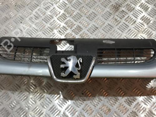 Used Grille PEUGEOT 206 Hatchback (2A/C) 1.9 D (69 hp) 19909117