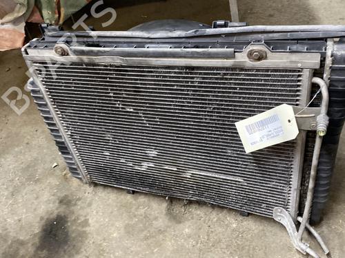 Used Water radiator MERCEDES-BENZ CLK (C208) CLK 320 (208.365) (218 hp) 29571804