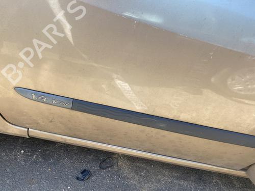 door-moulding-trim-renault-modus-grand-modus-fjp0_-2004-27884362 main image