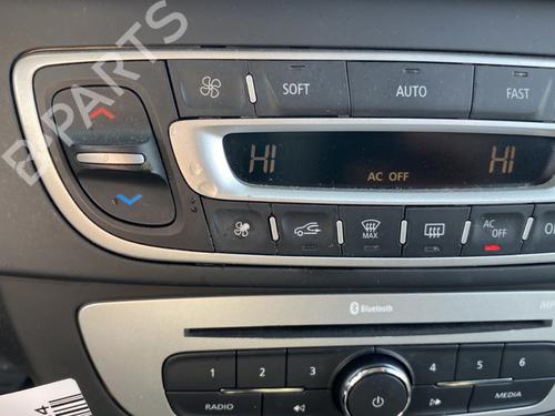 Used Climate control Climate control RENAULT MEGANE III Grandtour (KZ0/1) 1.5 dCi (KZ09, KZ0D, KZ1G, KZ29, KZ14, KZ1W, KZ10, KZ1F,... (110 hp) 30821238 30821238