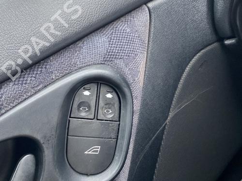 Pulsantiera anteriore sinistra FORD MONDEO I (GBP) 1.8 TD (88 hp) 30851829