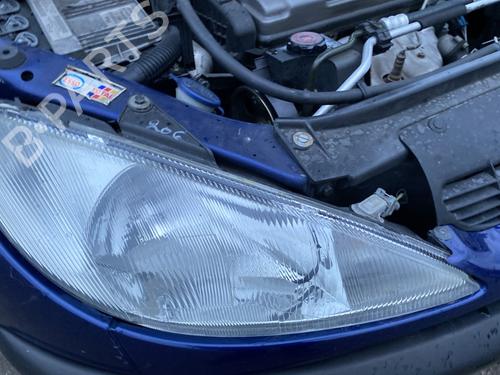 Used Right headlight PEUGEOT 206 Hatchback (2A/C) 1.4 i (75 hp) 31691294