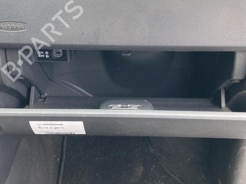 Used Glove box VW POLO IV (9N_, 9A_) 1.2 (54 hp) 19905853