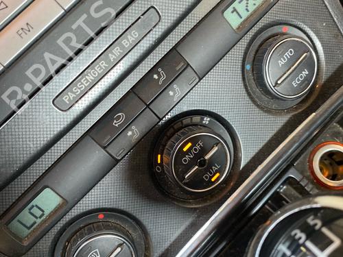 Used Climate control Climate control 38273676 38273676