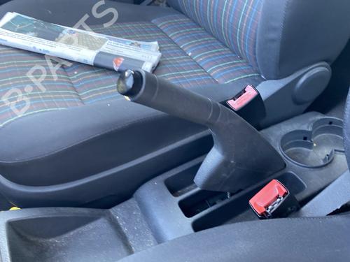 Frein à main VW POLO IV (9N_, 9A_) 1.4 TDI (70 hp) 32726816