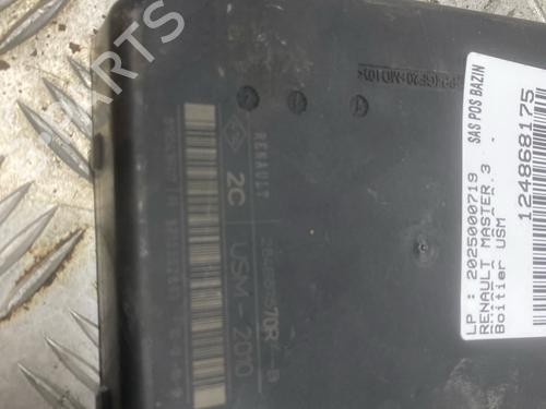 Fuse box RENAULT MASTER III Van (FV) 2.3 dCi 145 FWD (FV0E, FV0F, FV0H, FV02, FV0M, FV0S,... | BP34202252E1 - Image 2