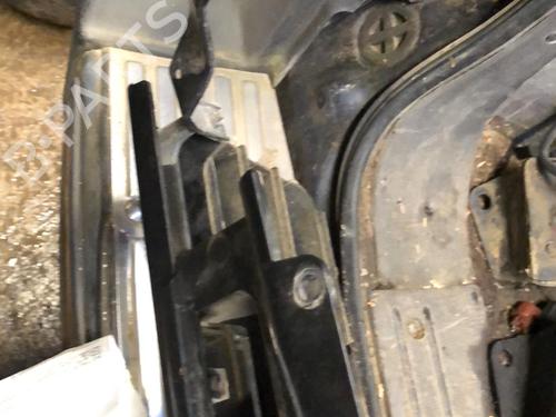 Grill MITSUBISHI PAJERO II (V3_W, V2_W, V4_W, V5_W) 2.5 TD 4WD (V24W) (99 hp) 19910601