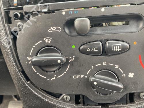 Used Climate control Climate control PEUGEOT 206 Hatchback (2A/C) 1.6 i (89 hp) 25292341 25292341