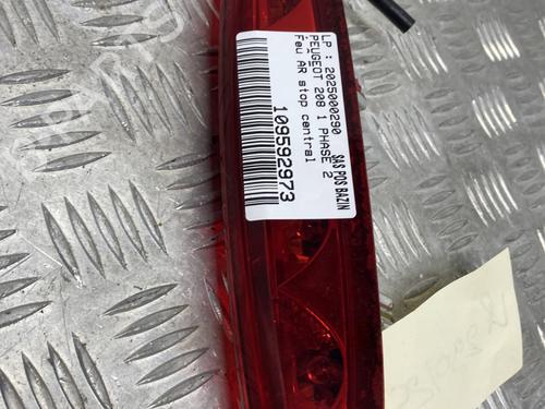 Used Third brake light Third brake light PEUGEOT 208 I (CA_, CC_) 1.2 VTI 82 (82 hp) 27588643 27588643