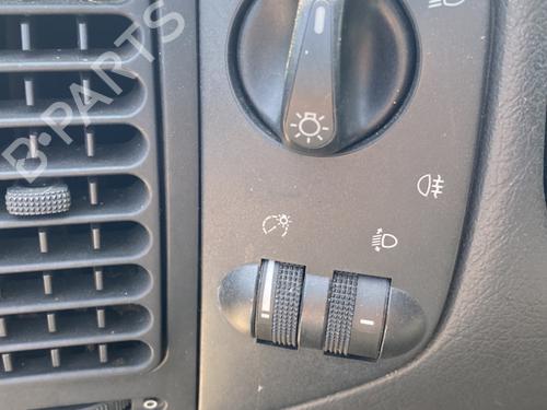 Used Headlight switch VW POLO III (6N1) 64 1.9 D (64 hp) 26557567