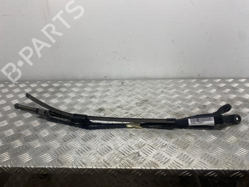 Used Front windshield wiper arm Front windshield wiper arm 37156866 37156866