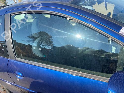 front-right-door-window-peugeot-206-hatchback-2ac-1998-1999-2000-2001-2002-2003-2004-2005-2006-2007-2008-2009-2010-2011-2012-40064119 main image