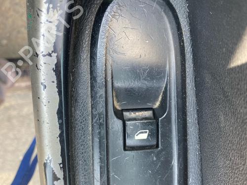 Used Right front window switch Right front window switch 38034118 38034118
