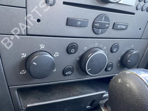 Used Climate control Climate control OPEL SIGNUM Hatchback (Z03) 1.9 CDTI (F48) (150 hp) 23783824 23783824