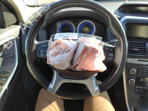Used Steering wheel VOLVO XC60 I SUV (156) D5 AWD (205 hp) 19914594