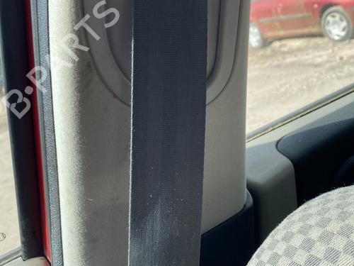 front-right-seatbelt-renault-megane-ii-saloon-lm01_-2003-25222324 main image