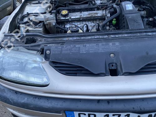 Rejilla RENAULT LAGUNA I (B56_, 556_) 1.8 (B56Z) (94 hp) 32241672
