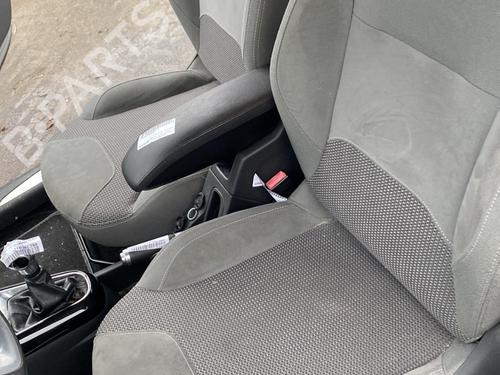 Used Left front seat Left front seat CITROËN DS3 (SA_) 1.4 HDi 70 (SA8HP4) (68 hp) 31060893 31060893