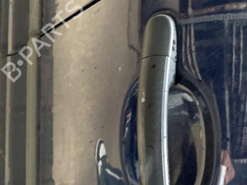 Høyre foran utvendig håndtak VW POLO IV (9N_, 9A_) 1.2 12V (64 hp) 25339263