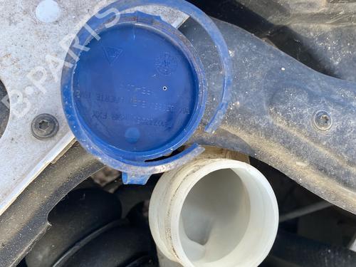 Used Windscreen washer tank Windscreen washer tank 37611687 37611687