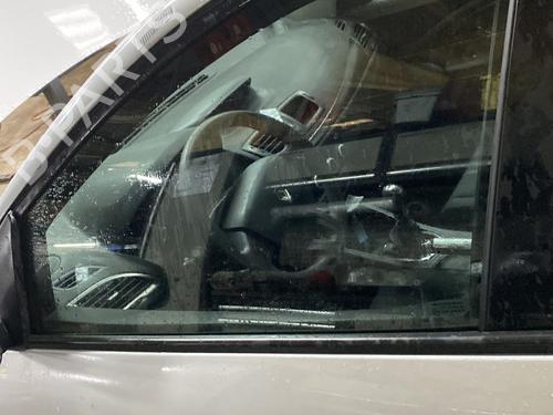 front-left-door-window-renault-megane-iii-hatchback-bz01_-b3_-2008-31334391 main image