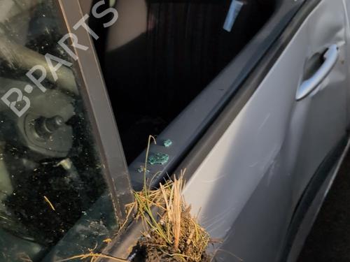 front-left-quarter-glass-renault-modus-grand-modus-fjp0_-2004-31585867 main image