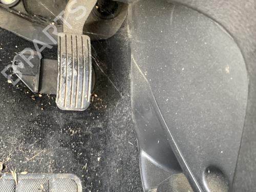 pedal-peugeot-307-3ac-2000-2001-2002-2003-2004-2005-2006-2007-2008-2009-2010-2011-2012-31863368 main image