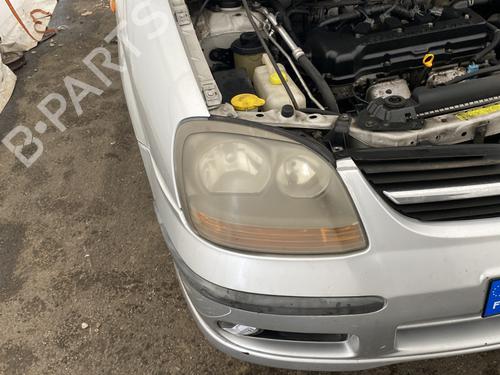 Phare droit NISSAN ALMERA TINO (V10) 1.8 (114 hp) 31923496
