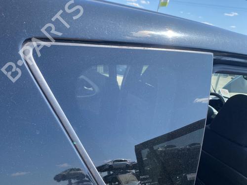 Panel rude bagtil højre Panel rude bagtil højre TOYOTA RAV 4 III (_A3_) 2.2 D 4WD (ALA30_, ALA30R) (150 hp) 37588617 37588617