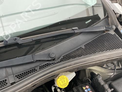 Used Front wiper motor Front wiper motor PEUGEOT 208 I (CA_, CC_) 1.6 HDi / BlueHDi 75 (75 hp) 30760550 30760550