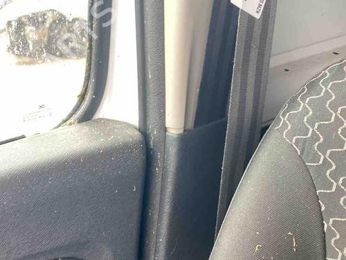 front-right-seatbelt-renault-kangoo-express-fw01_-2008-36427741 main image