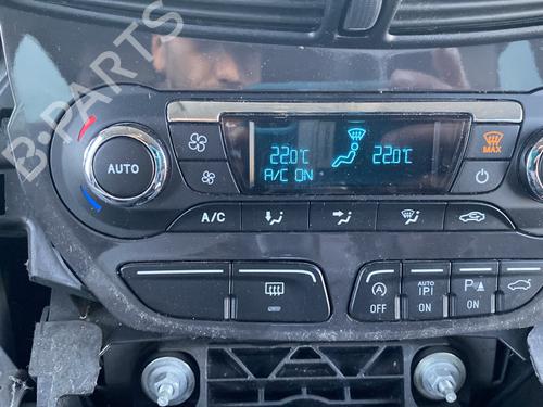 Used Climate control Climate control FORD KUGA II (DM2) 2.0 TDCi (150 hp) 30101524 30101524