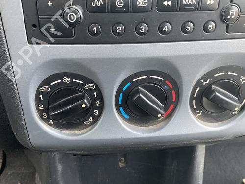 Used Climate control CITROËN BERLINGO / BERLINGO FIRST MPV (MF_, GJK_, GFK_) 1.6 HDI 90 (MF9HX) (90 hp) 31019154