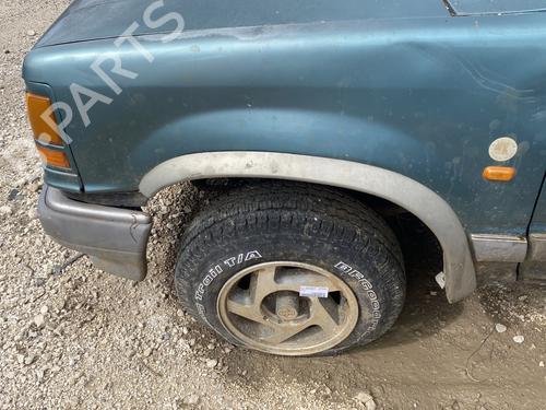 Used Left front fenders Left front fenders 27566952 27566952