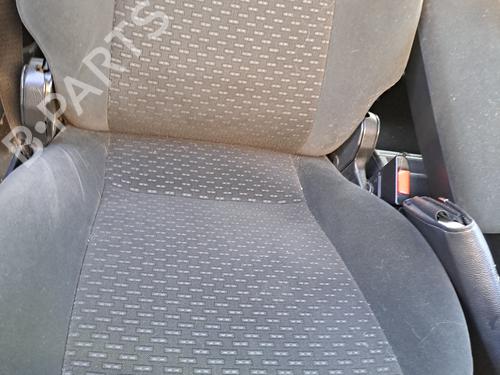Used Right front seat Right front seat OPEL ZAFIRA A MPV (T98) 2.0 DTI 16V (F75) (101 hp) 21117428 21117428