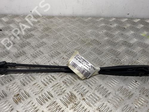 front-windshield-wiper-arm-citroen-c1-pm_-pn_-2005-2006-2007-2008-2009-2010-2011-2012-2013-2014-31356017 main image