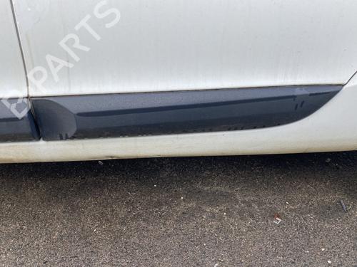 Used Door moulding trim RENAULT MEGANE III Hatchback (BZ0/1_, B3_) 1.5 dCi (BZ09, BZ0D, BZ1W, BZ29, BZ14) (110 hp) 29893505