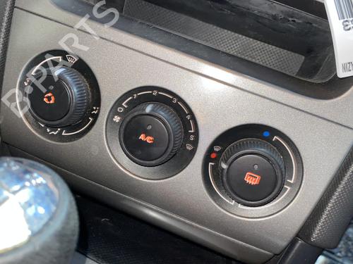 Used Climate control PEUGEOT 308 I (4A_, 4C_) 1.6 HDi (92 hp) 31318004