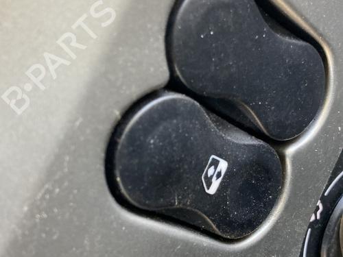 left-front-window-switch-dacia-duster-hs_-15-dci-4x4-hsmc-hsmd-8200602227-2010-2011-2012-2013-2014-2015-2016-2017-2018-21663355 main image